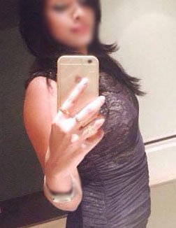 Manshi 22 year female call girls in delhi