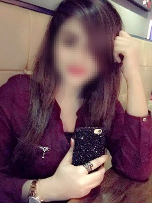 Preeti 22 year female call girls in delhi