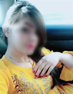 Vineeta 22 year female call girls in delhi